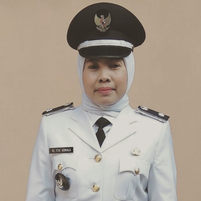 Kades Kedung Waringin  Hj. Tita Komala, SPd.I