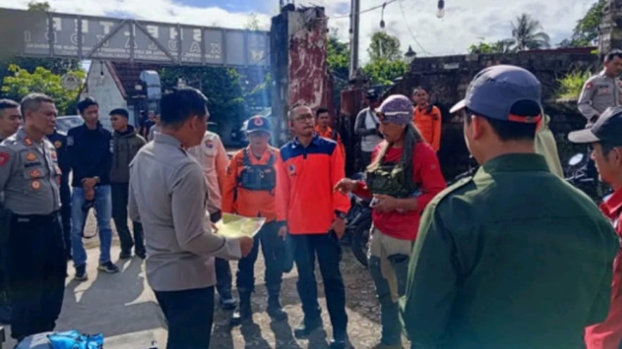 Evakuasi Jenazah Misterius di Puncak Ciremai, Tim Gabungan Tempuh Jalur Ekstrem Linggajati