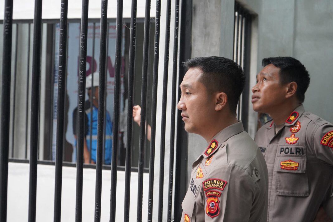 Wujud Peningkatan Pelayanan, Kapolres Purwakarta Cek Gedung Ruang Tahan Baru
