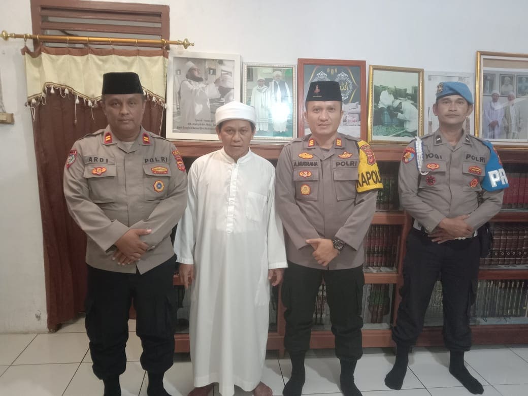 Perkuat Sinergi Ulama dan Umaro, Kapolsek Sukatani Silaturahmi ke Pesantren