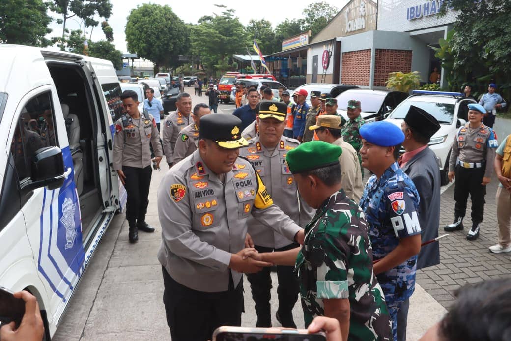 Wakapolda Jabar Tinjau Pos Terpadu KM 102 A, Pastikan Operasi Lilin Lodaya 2025 Berjalan Aman