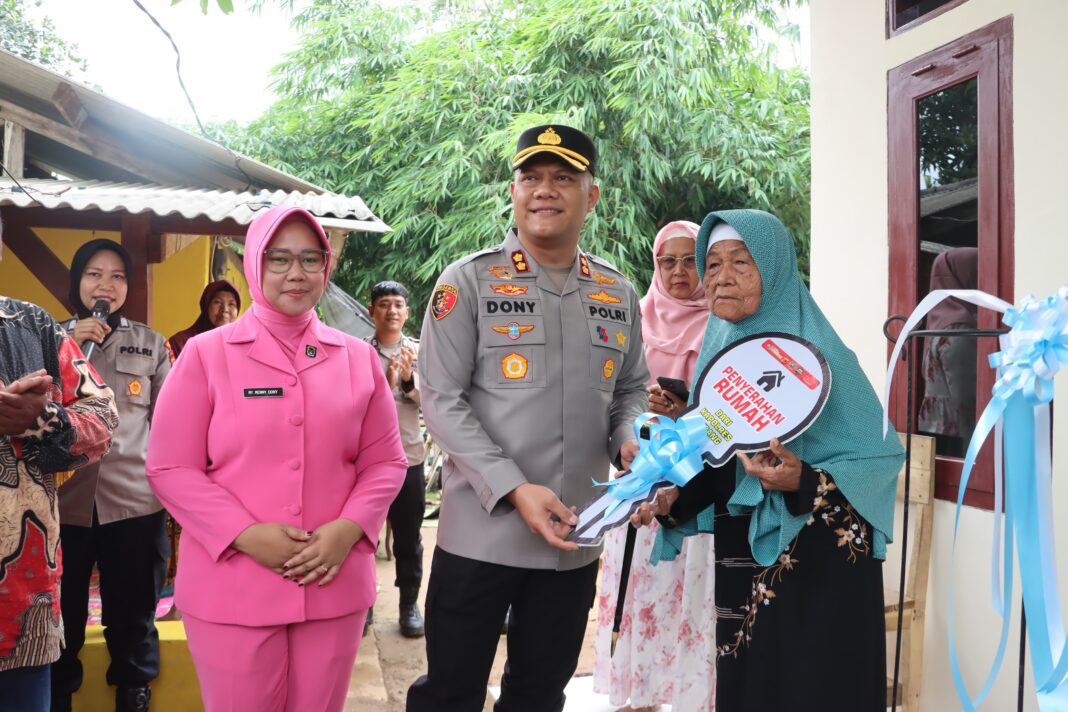 Polres Subang Serahkan Rumah Rutilahu kepada Warga Desa Kadawung