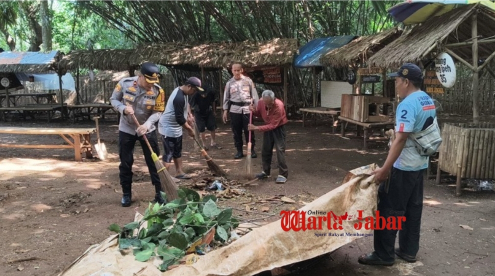 Dukung Operasi Jabar Bersih, Kapolsek Bungursari Pimpin Korve di Desa Wisata Pasar Sasagaran