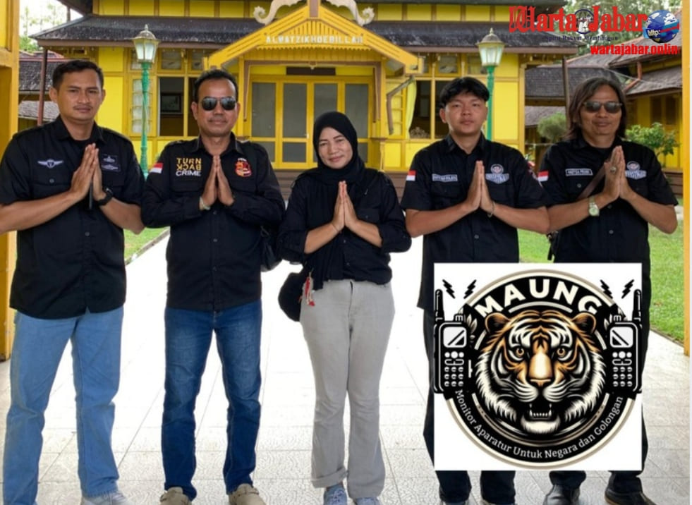 LSM MAUNG Awali Kunjungan Kerja di Sambas dengan Silaturahmi ke Istana Alwatzikoebillah