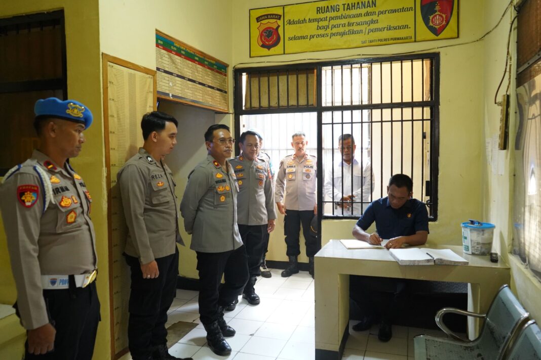 Pastikan Keamanan dan Kelayakan, Dir Tahti Polda Jabar Cek Ruang Tahanan Polres Purwakarta